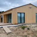 Een warm en uitnodigend houten familiehuis in Leiria, Portugal